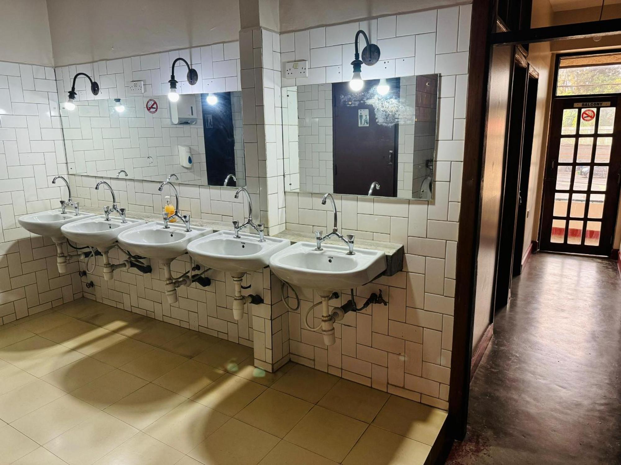 Arusha Backpackers Hotel Εξωτερικό φωτογραφία
